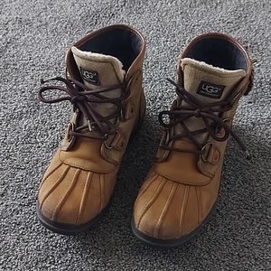 UGG duck ankle boots size 7